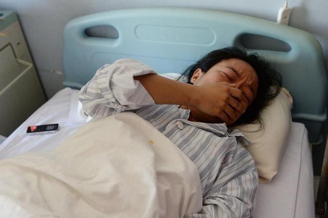 Cô gái 33 tuổi qua đời vì bị ung thư do mắc sai lầm khi chữa táo bón