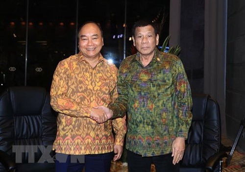 Thủ tướng Nguyễn Xuân Phúc và Tổng thống Phillippines ủng hộ tự do hàng hải ở Biển Đông Thủ tướng Nguyễn Xuân Phúc và Tổng thống Phillippines ủng hộ tự do hàng hải ở Biển Đông