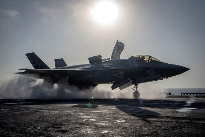 Mỹ đình bay toàn bộ phi đội F-35 trên thế giới sau sự cố rơi Mỹ đình bay toàn bộ phi đội F-35 trên thế giới sau sự cố rơi