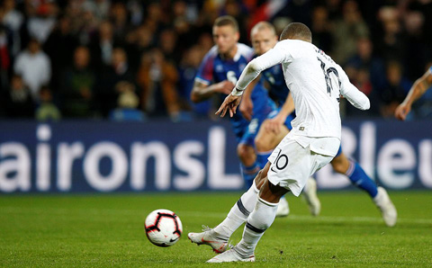 Pháp 2-2 Iceland: Ghi bàn phút chót, Mbappe giúp Pháp thoát thua Pháp 2-2 Iceland: Ghi bàn phút chót, Mbappe giúp Pháp thoát thua