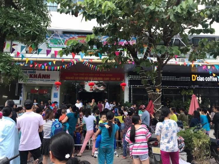 Hà Nội: Cháy căn hộ tầng 31 chung cư Linh Đàm, hàng trăm cư dân ôm theo trẻ nhỏ sơ tán ra ngoài