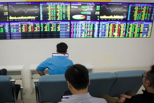 Chứng khoán Việt phục hồi sau cơn hoảng loạn bay mất 164.000 tỉ đồng