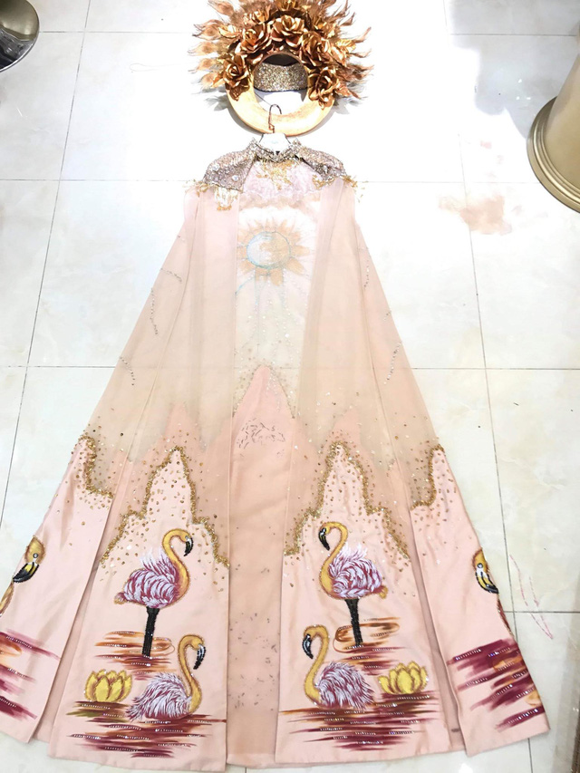 Phương Khánh giành Huy chương Vàng trang phục dân tộc tại Hoa hậu Trái đất 2018 Phương Khánh giành Huy chương Vàng trang phục dân tộc tại Hoa hậu Trái đất 2018