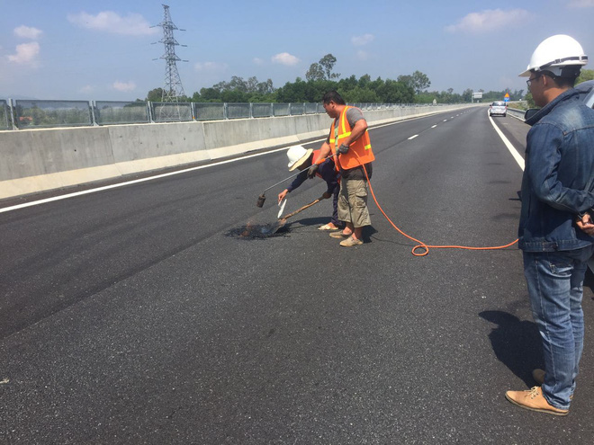 Cao tốc 34 nghìn tỉ đồng hư hỏng: Giám đốc Ban quản lý viết kiểm điểm