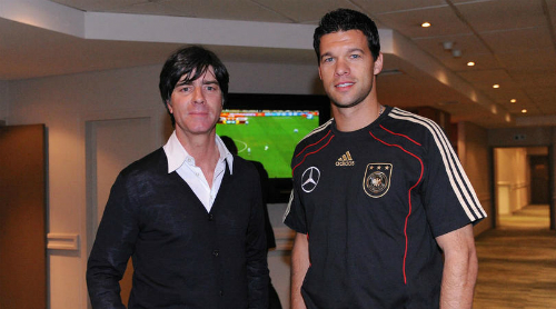 Ballack ngạc nhiên vì Low vẫn tại vị sau thảm họa World Cup