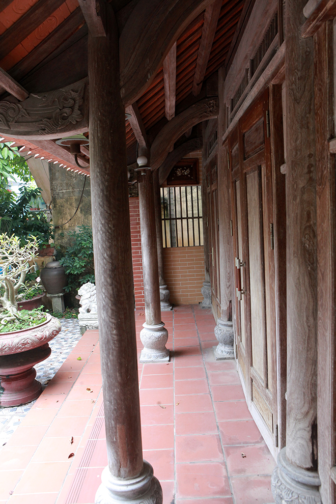 Cận cảnh căn nhà gỗ sưa đỏ được trả giá trăm tỉ đồng, chủ nhân vẫn không bán