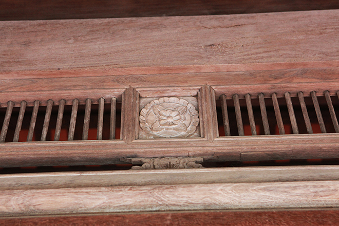 Cận cảnh căn nhà gỗ sưa đỏ được trả giá trăm tỉ đồng, chủ nhân vẫn không bán