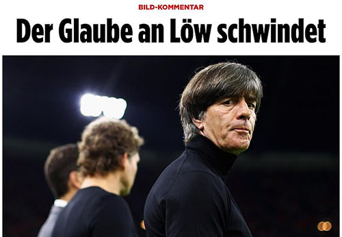 Báo Đức kêu gọi sa thải Joachim Low