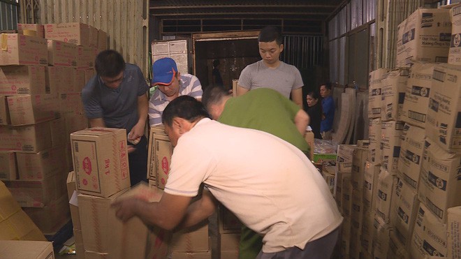 Thu giữ gần 1000 thùng hạt nêm, bột ngọt không rõ nguồn gốc