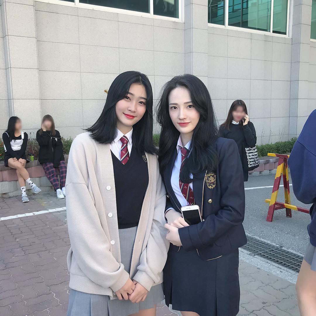 Khám phá đồng phục của học sinh, sinh viên thế giới: Nơi gây choáng vì đắt đỏ, nơi ấn tượng mạnh về độ độc đáo