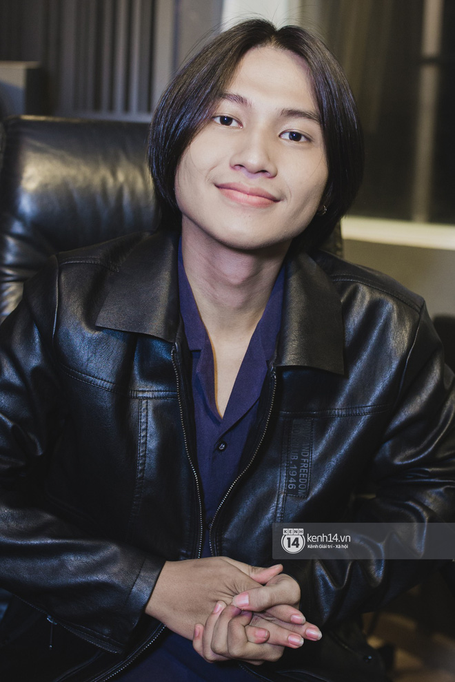 Nguyễn Trọng Tài Hongkong1 còn có anh trai sinh đôi giống mình như copy - paste