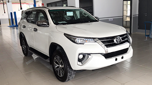 Fortuner, CR-V bán kèm phụ kiện vẫn đắt hàng