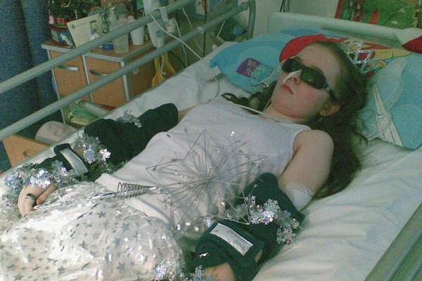 Cô gái mất 10 năm nằm trên giường không thể dậy, khi biết nguyên nhân ai cũng giật mình vì có triệu chứng như vậy