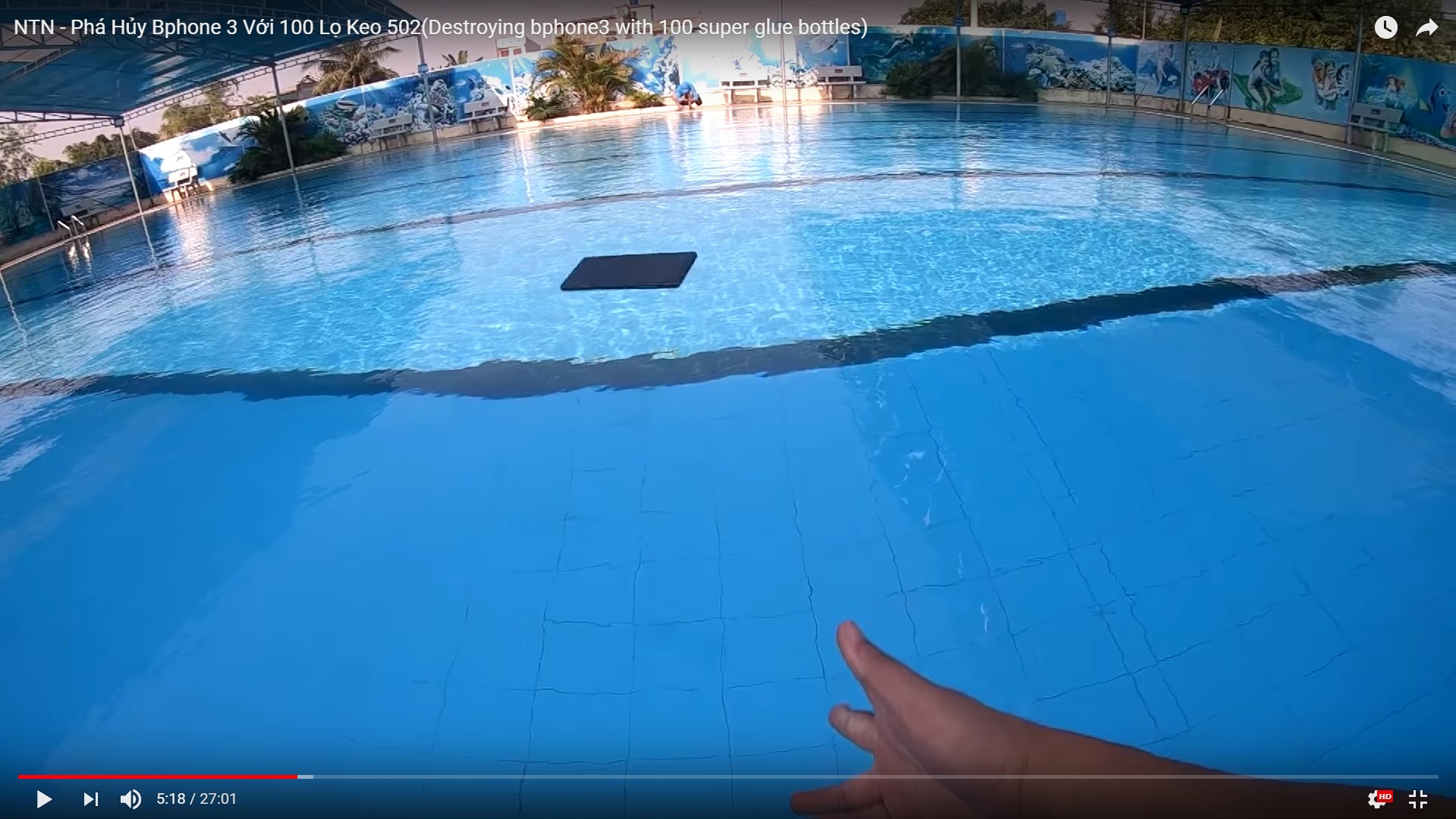 Tra tấn bphone 3 dã man: bị kéo lê tốc độ 90km/h, ngâm trong 100 lọ keo 502 vẫn sống sót