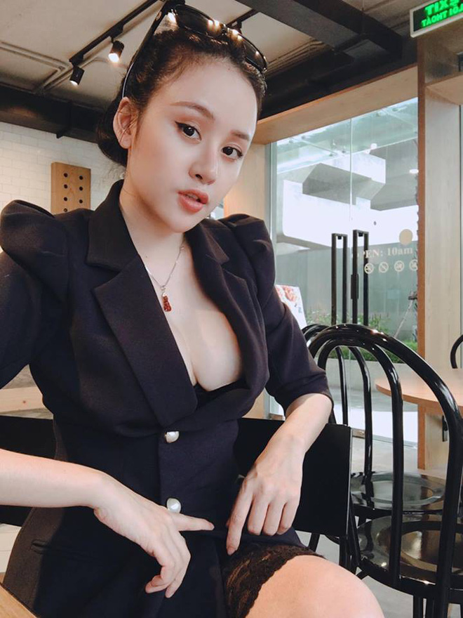 Sau 5 năm ngoan hiền, Bà Tưng bất ngờ sexy trở lại
