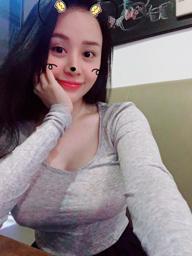 Sau 5 năm ngoan hiền, Bà Tưng bất ngờ sexy trở lại