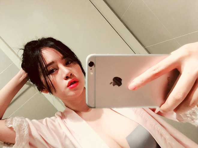 Sau 5 năm ngoan hiền, Bà Tưng bất ngờ sexy trở lại