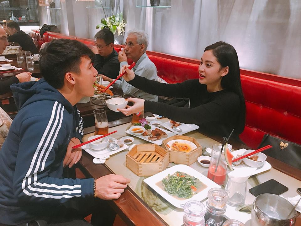 Em họ hậu vệ Bùi Tiến Dũng: Xinh đẹp, có cuộc sống sang chảnh không thua gì Rich Kid