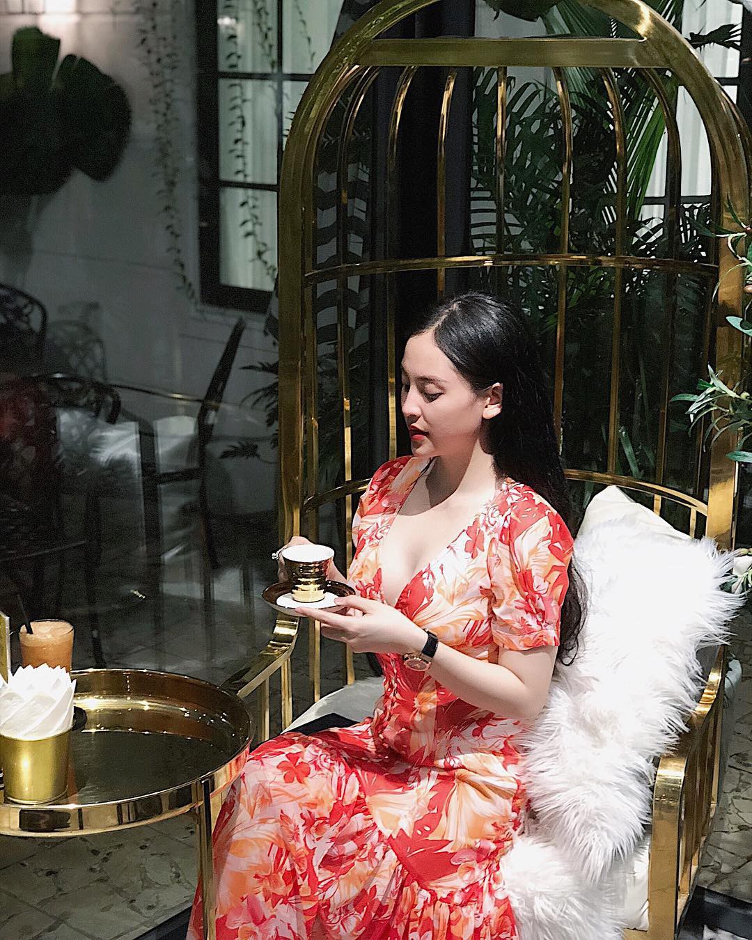 Em họ hậu vệ Bùi Tiến Dũng: Xinh đẹp, có cuộc sống sang chảnh không thua gì Rich Kid