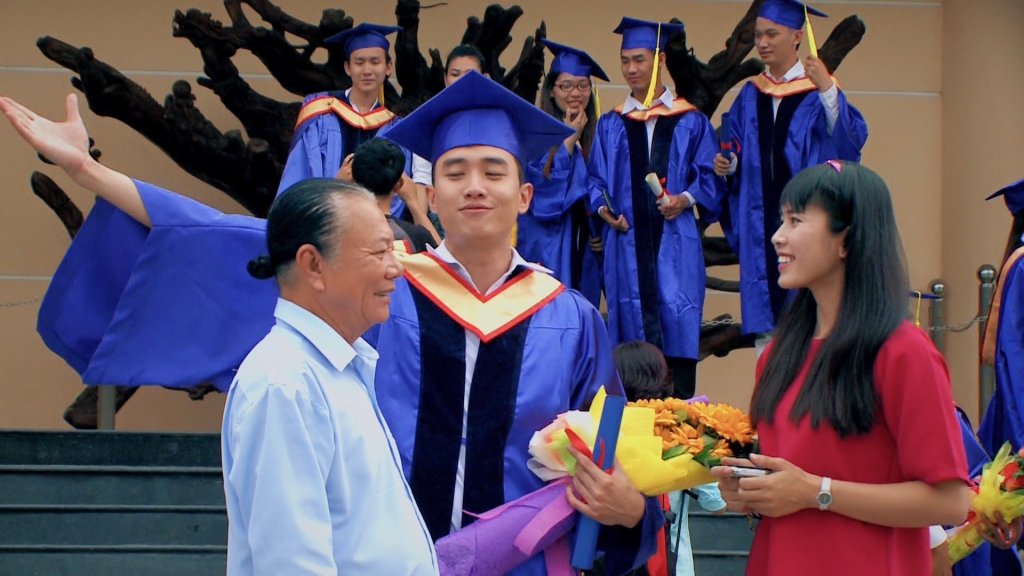 Phim Cung đường tội lỗi tập 22: Sợ mất con, ông Bảy nhất quyết không cho Quân đến làm ở tập đoàn Hải Minh Phim Cung đường tội lỗi tập 22: Sợ mất con, ông Bảy nhất quyết không cho Quân đến làm ở tập đoàn Hải Minh