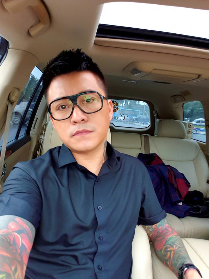 Tuấn Hưng vui vẻ đi diễn trở lại sau sự cố liveshow bị hủy sát giờ G Tuấn Hưng vui vẻ đi diễn trở lại sau sự cố liveshow bị hủy sát giờ G