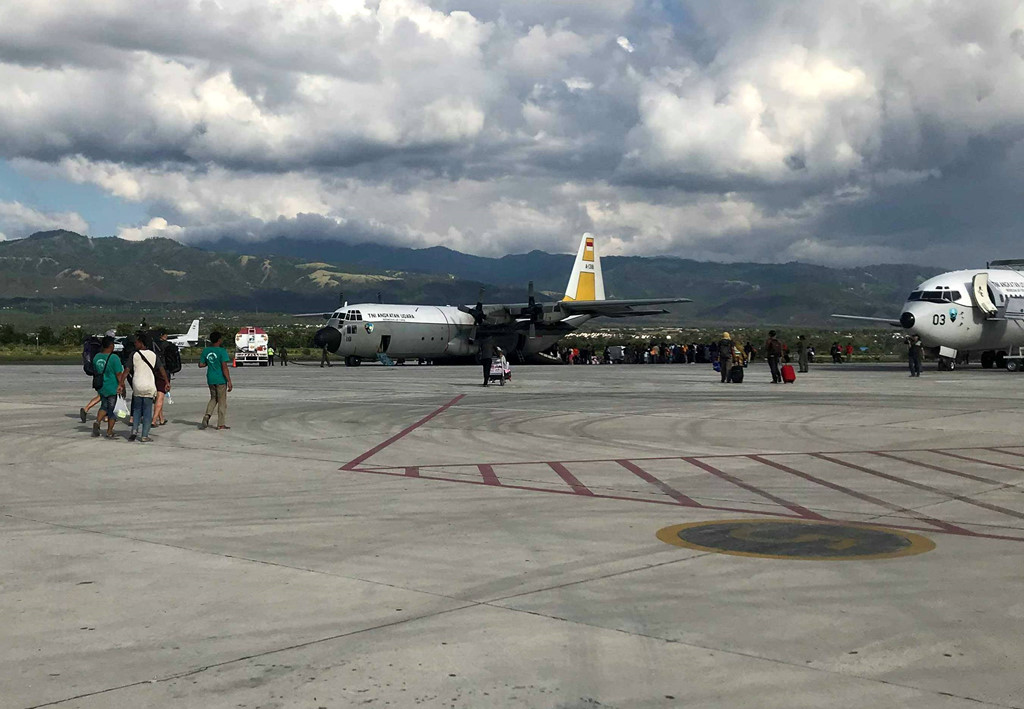 Những du học sinh Việt Nam trở về từ thảm họa sóng thần Indonesia