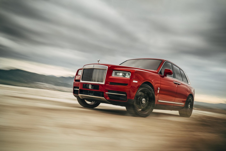 Siêu SUV Rolls-Royce Cullinan mạnh 600 mã lực nhờ động cơ hybrid