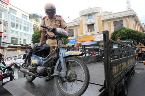 Quá tải xe máy vô chủ ở TP HCM, Đồng Nai