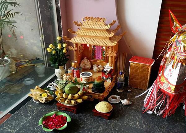 Sáng đặt thứ này trên bàn thờ Thần Tài tối may mắn gõ cửa, tiền bạc ùn ùn kéo đến