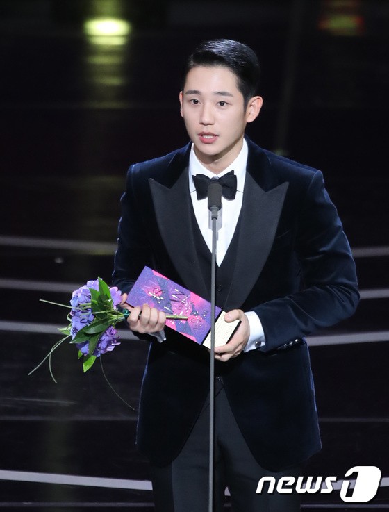 Kết quả APAN Star Awards 2018: Bom tấn của mẹ đẻ Hậu duệ mặt trời thắng lớn