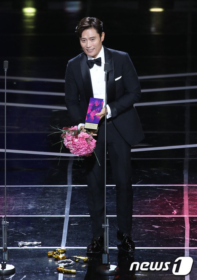 Kết quả APAN Star Awards 2018: Bom tấn của mẹ đẻ Hậu duệ mặt trời thắng lớn