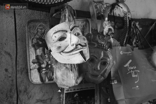 Ở Hà Nội, có một người mẹ mù gần 90 tuổi vẫn ngày đêm chăm đứa con gái điên: Còn sống được lúc nào, thì tôi còn nuôi nó