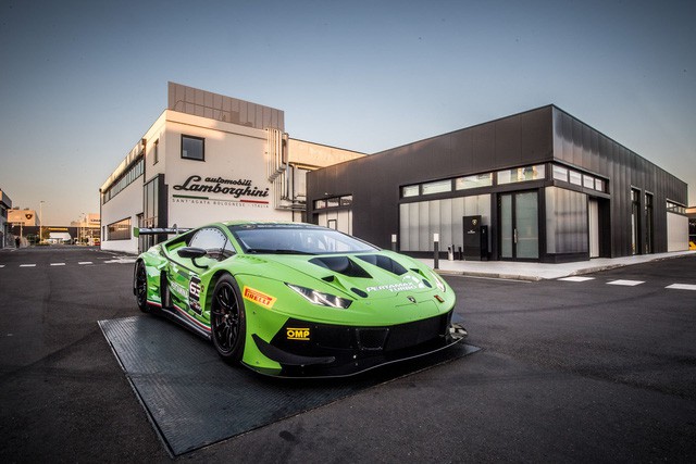 Lamborghini Huracán GT3 Evo - Khi sư tử mọc thêm cánh