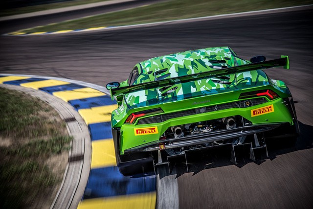 Lamborghini Huracán GT3 Evo - Khi sư tử mọc thêm cánh