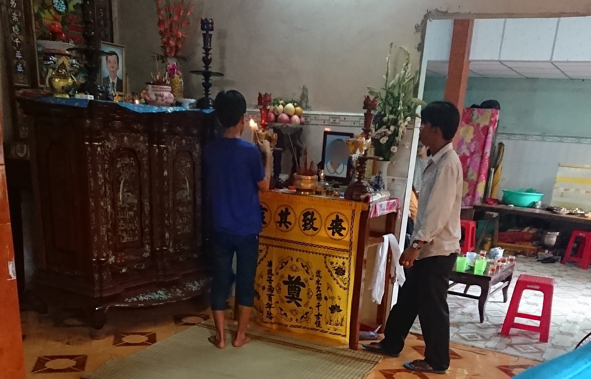 Tang thương nối tiếp trong vụ 2 học sinh tử vong vì dây điện rơi trúng: Ông ngoại qua đời khi hay tin dữ, đám hỏi chị gái thành lễ tang em trai