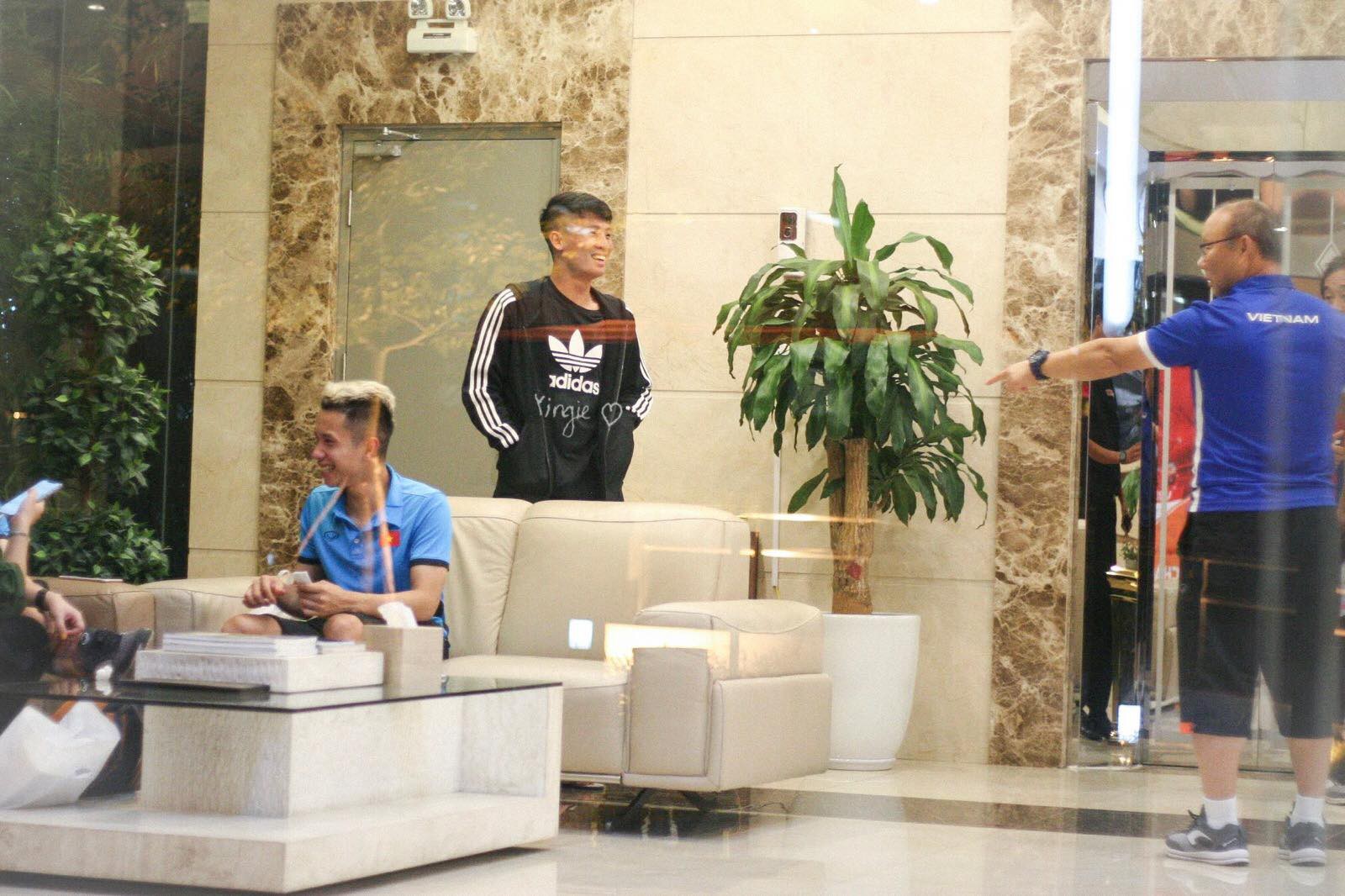 Trung vệ Đình Trọng và Bùi Tiến Dũng bị phạt vì quy định đặc biệt của ĐT Việt Nam