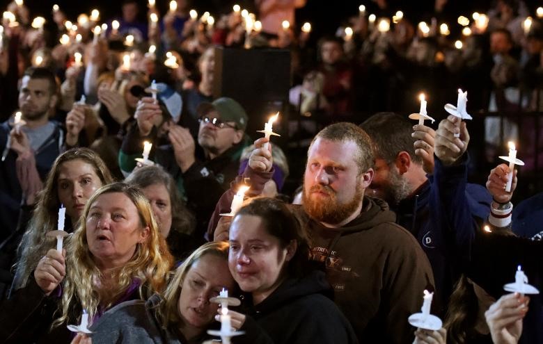 Ảnh ấn tượng trong tuần: Siêu bão Michael và những nơi bị thiên tai tàn phá trên thế giới