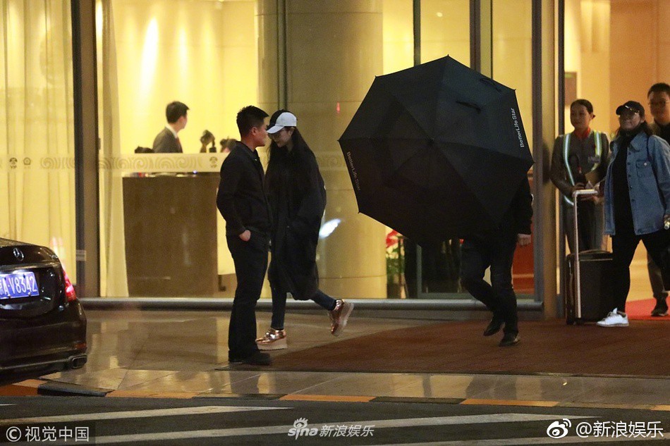 Phạm Băng Băng chính thức lộ diện sau scandal, lặng lẽ xuất hiện nhưng vẫn khí chất ngút ngàn