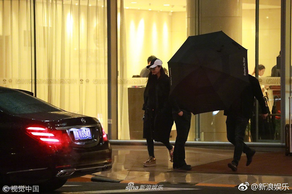 Phạm Băng Băng chính thức lộ diện sau scandal, lặng lẽ xuất hiện nhưng vẫn khí chất ngút ngàn