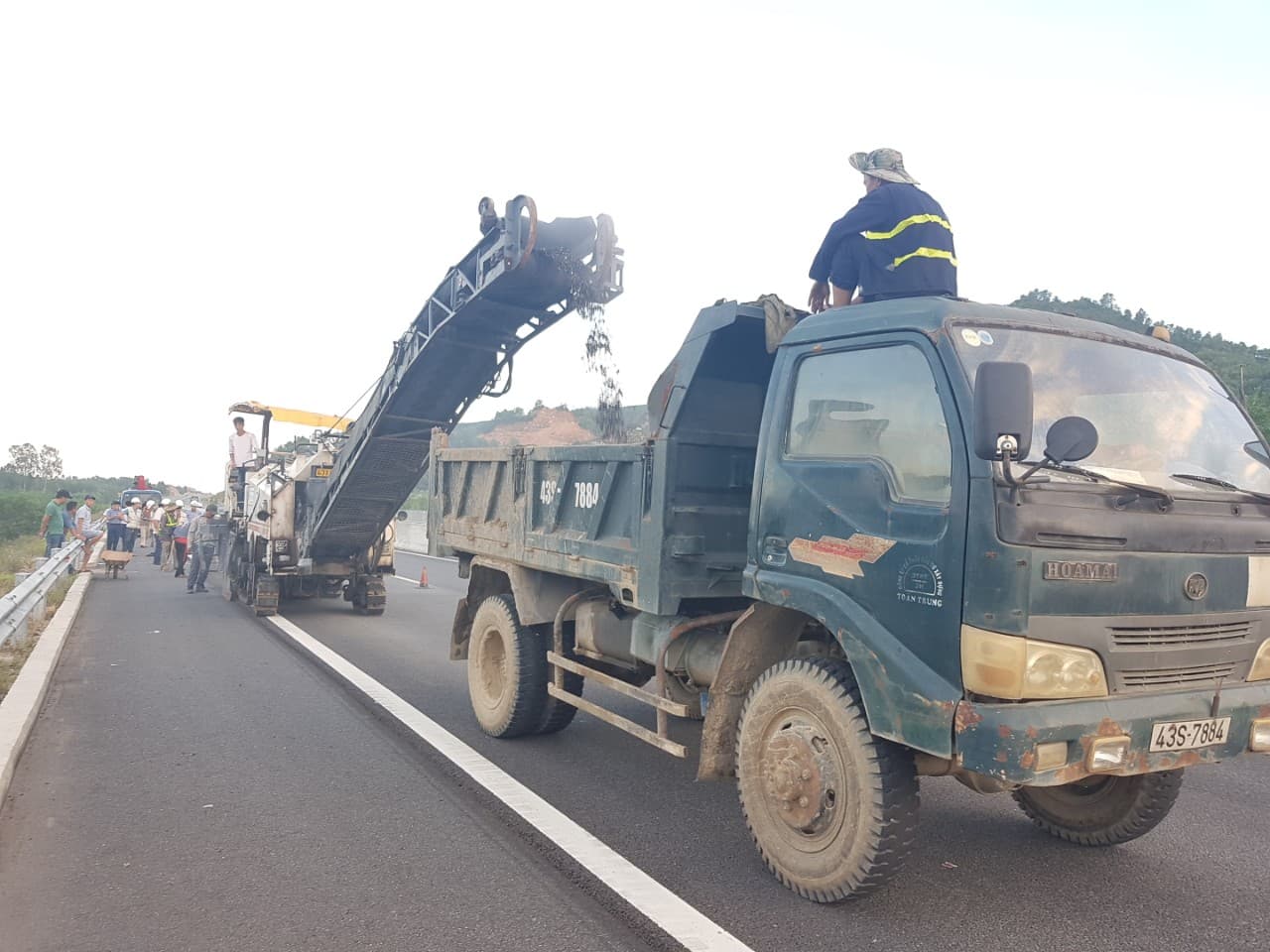 Tiết lộ quá trình xử lý ổ gà trên cao tốc 34.000 tỷ đồng: Việc sửa sai có đảm bảo chất lượng?