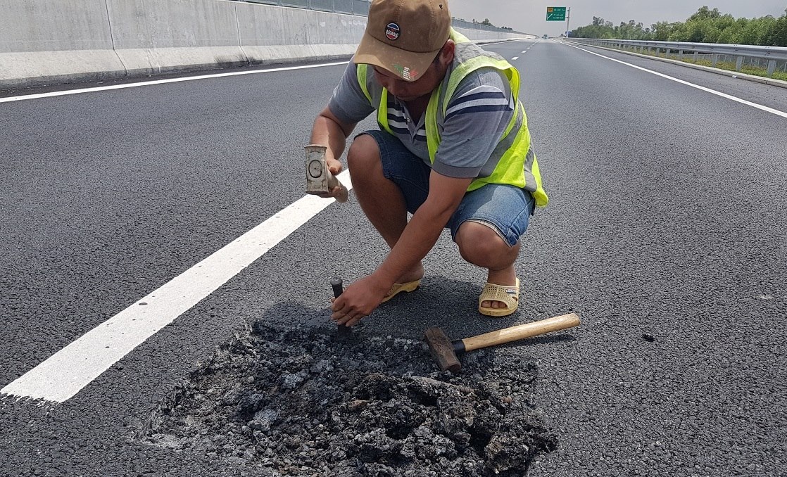 Tiết lộ quá trình xử lý ổ gà trên cao tốc 34.000 tỷ đồng: Việc sửa sai có đảm bảo chất lượng?