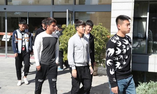 Bóng đá Trung Quốc lại dậy sóng vì buộc cầu thủ tập quân sự