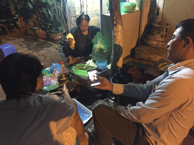 Vụ thanh niên chặn xe đâm bạn gái cũ giữa phố Hà Nội: Tôi chạy ra thì thấy cô ấy người đầy máu, miệng kêu cứu...