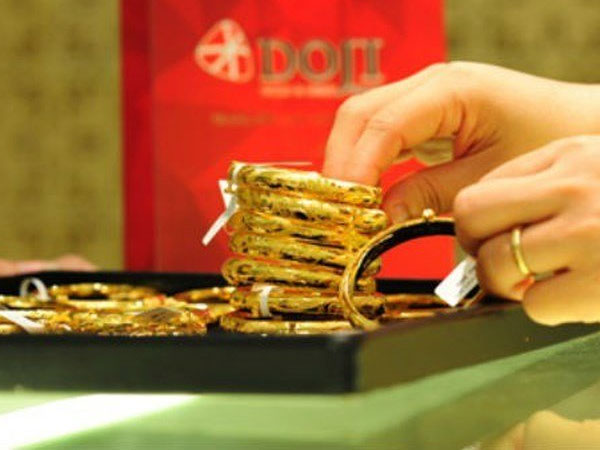 Giá vàng hôm nay 15/10: Đợt tăng mạnh nhất 2 năm qua