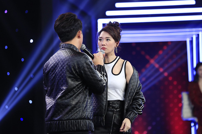 Giọng ca bí ẩn tập 10: Hari Won chơi ngu khiến Trấn Thành bị chấn thương ngay khi đang ghi hình