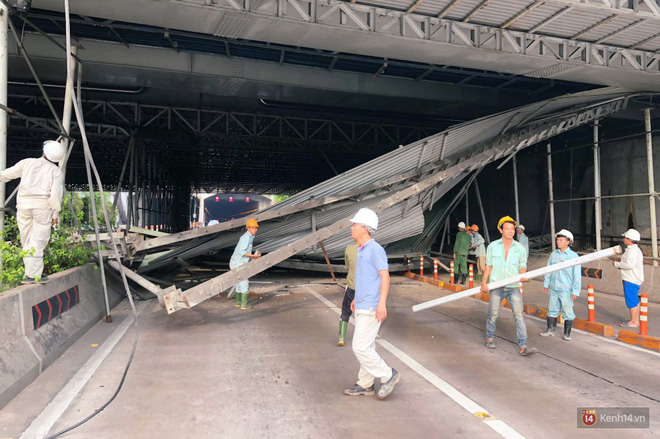 Các tuyến đường về trung tâm Sài Gòn tê liệt từ sáng đến trưa vì hầm Thủ Thiêm bị phong toả