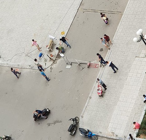 Hà Nội: Cư dân HH Linh Đàm sôi sục sau vụ tai nạn do xuất hiện dây xích chắn ngang đường