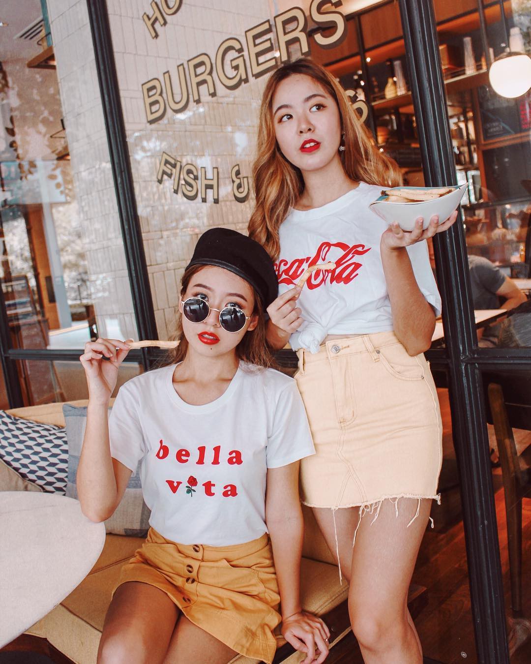 Cặp chị em nổi tiếng Singapore nhờ mặc đẹp, suốt ngày khoe ảnh vi vu du lịch Cặp chị em nổi tiếng Singapore nhờ mặc đẹp, suốt ngày khoe ảnh vi vu du lịch