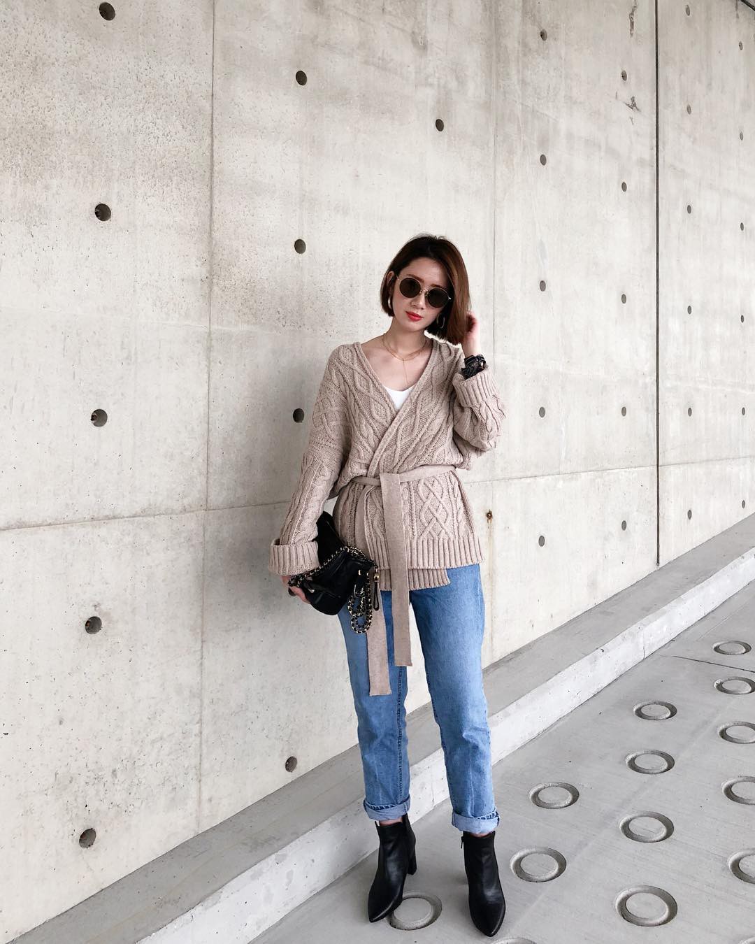 Khi sắm sửa áo khoác cho mùa lạnh, các nàng thấp bé đừng chọn hú họa mà hãy ưu tiên 5 mẫu áo này