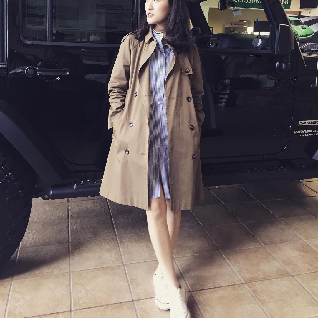 Khi sắm sửa áo khoác cho mùa lạnh, các nàng thấp bé đừng chọn hú họa mà hãy ưu tiên 5 mẫu áo này